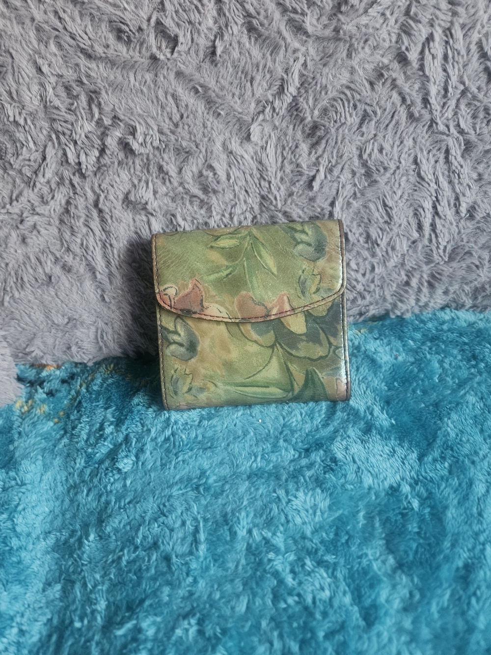 Patricia Nash Brown W/floral Leather BiFold Wallet with Blush Accents